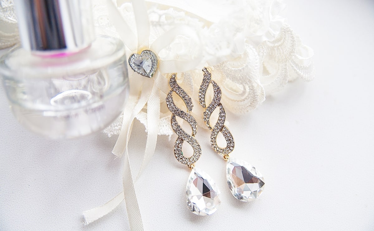 Read more about the article Why do precious metals look different in color?