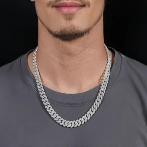 12MM VVS1 Moissanite Super Shiny Cuban Chain Necklace - The second picture