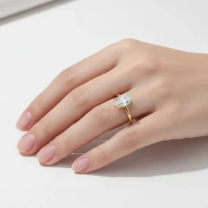 Pear Shaped 3ct Moissanite Engagement Ring - The second picture